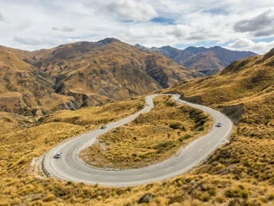 New Zealand Roads: Essential Guide to Driving Across Aotearoa